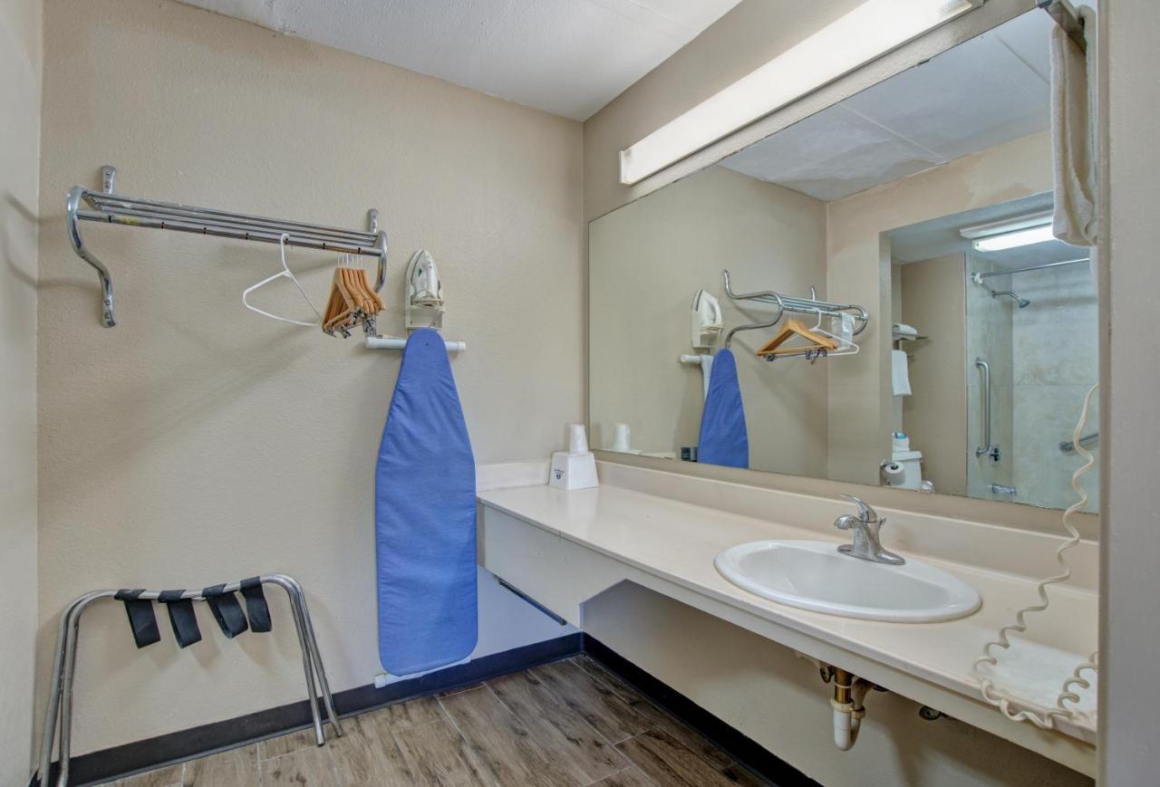 Americas Best Value Inn Λαρέντο Εξωτερικό φωτογραφία