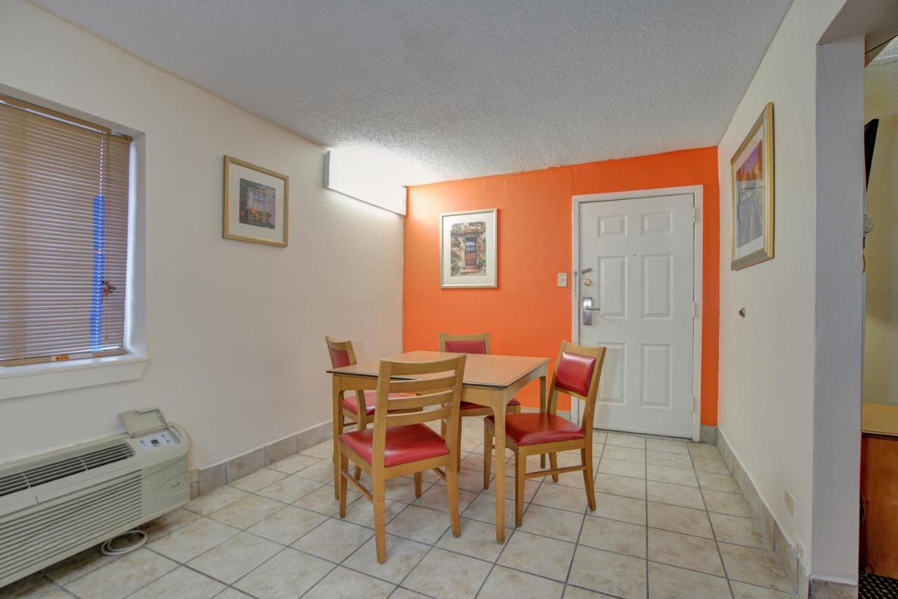 Americas Best Value Inn Λαρέντο Εξωτερικό φωτογραφία