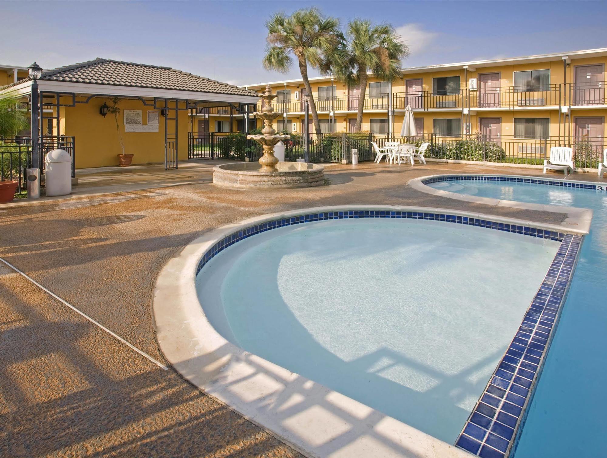 Americas Best Value Inn Λαρέντο Εξωτερικό φωτογραφία